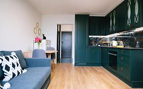 Warsaw Studio Apartment - City View, Parks Nearby By Rentujemy
